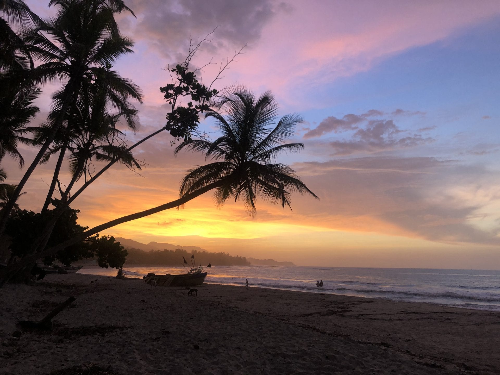Atardecer en la playa Mendihuaca
